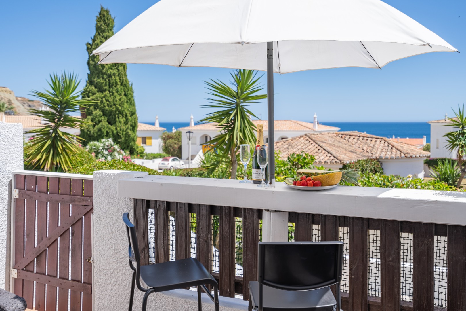 Blue Horizon Apartment